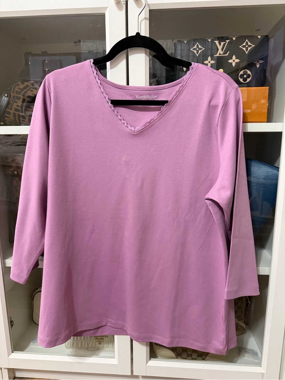NorthStyle Women's Dusty Lavender V-Neck Long Sleeve Tee